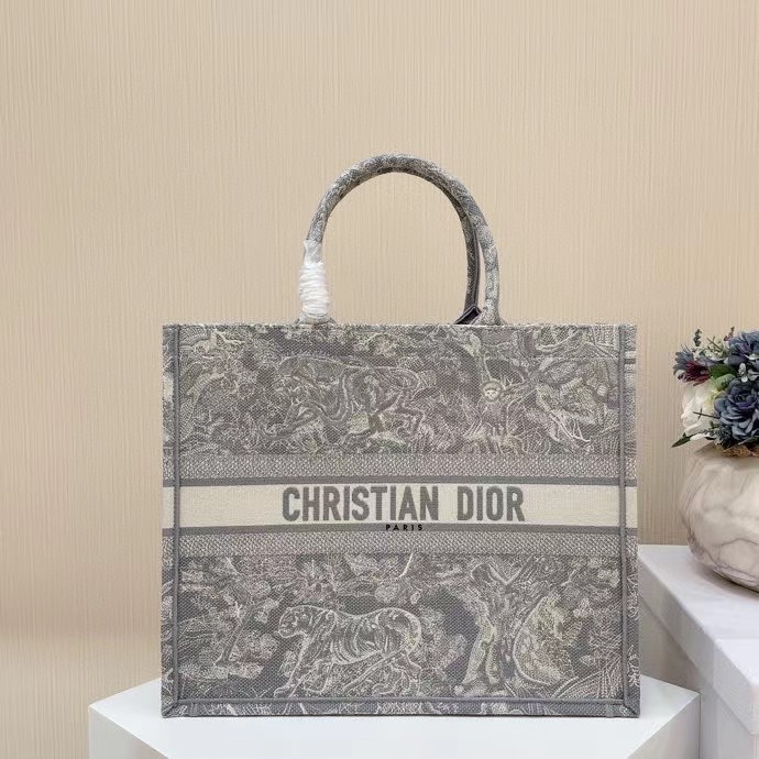 Christian Dior Shopping Bags